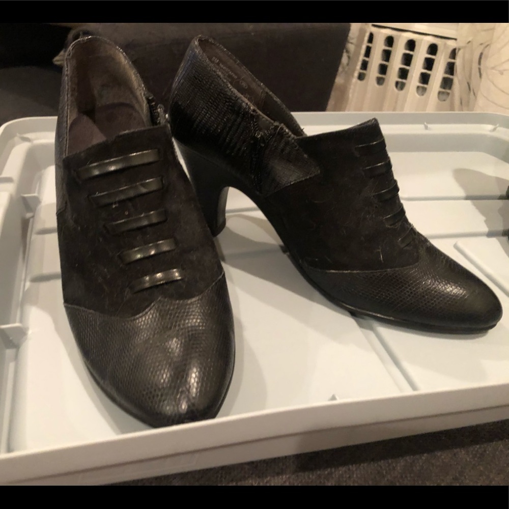 Suede/leather loafer style booties